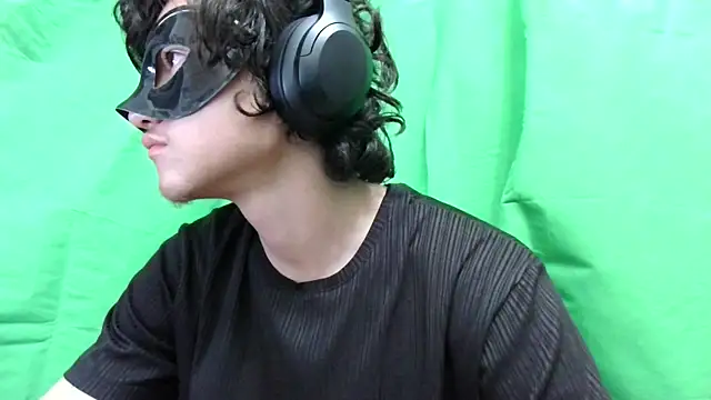 LovelyOwner com online show from January 1, 2025, 3:13 am