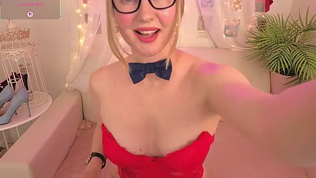 Angel Nikole online show from September 24, 2025, 1:53 am