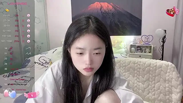 Mia-6688 online show from February 4, 2025, 4:18 pm