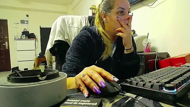 Snapshot of DomMichelle chatting on February 20, 2026, 9:15 pm DomMichelle online show from February 20, 2026, 9:15 pm