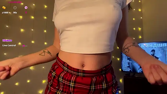 Snapshot of Lora_Squirt chatting on December 31, 2024, 6:05 am Lora Squirt online show from December 31, 2024, 6:05 am
