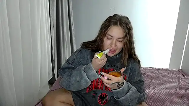 96CHloe96 online show from December 12, 2024, 6:21 pm