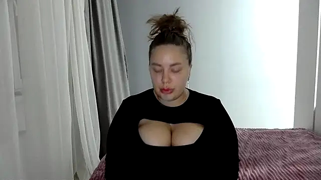 96CHloe96 online show from December 13, 2024, 4:16 pm