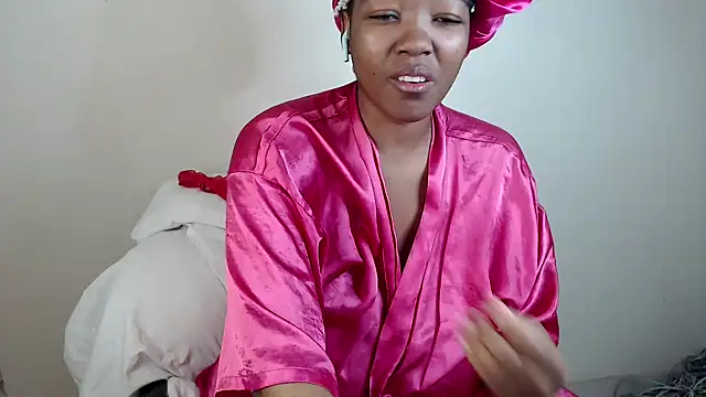 Snapshot of Busty-Londie chatting on October 2, 2025, 10:00 am Busty-Londie online show from October 2, 2025, 10:00 am