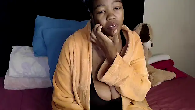 Snapshot of Busty-Londie chatting on March 3, 2026, 6:47 pm Busty-Londie online show from March 3, 2026, 6:47 pm