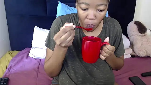 Snapshot of Busty-Londie chatting on March 5, 2026, 9:16 am Busty-Londie online show from March 5, 2026, 9:16 am