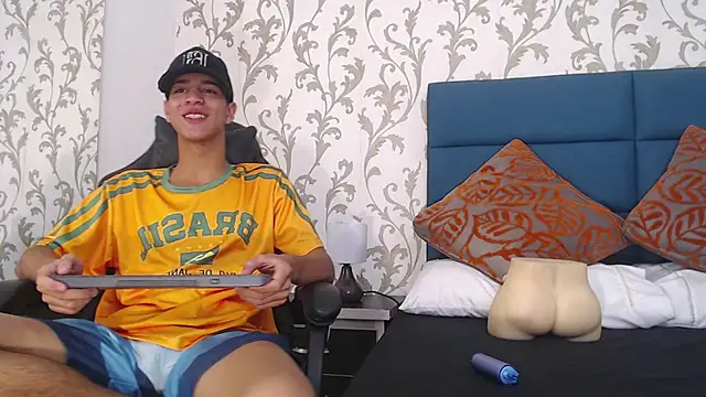 Tyler Rodriguez online show from February 11, 2025, 2:57 pm