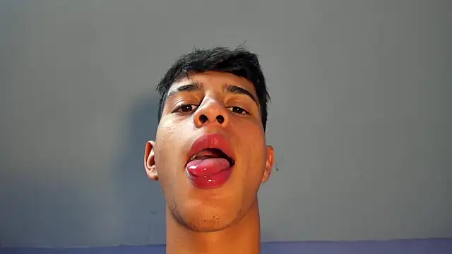Tyler Rodriguez online show from February 26, 2025, 10:42 pm