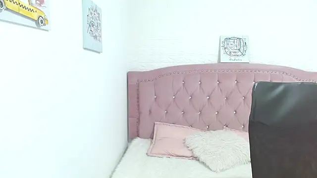 briandah  online show from February 3, 2025, 3:27 pm