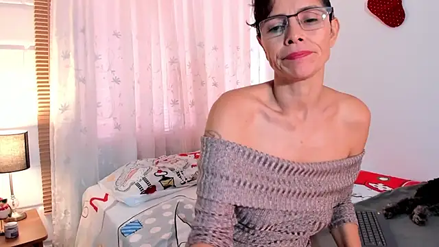 MireyaTorresGu online show from December 10, 2024, 5:33 pm