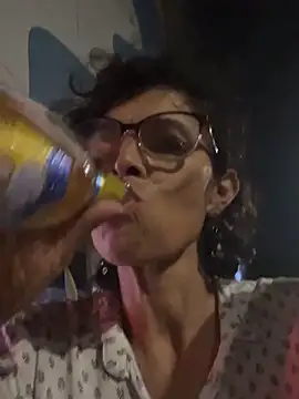 MireyaTorresGu online show from December 17, 2025, 4:40 am