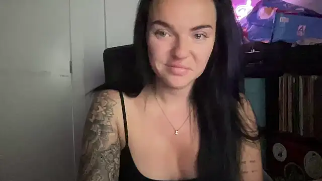 yorkshiregal online show from September 12, 2025, 5:51 am