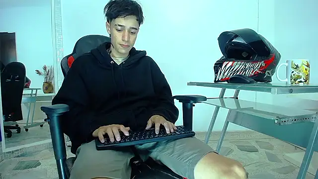 Zacktk7 online show from December 4, 2024, 11:13 pm