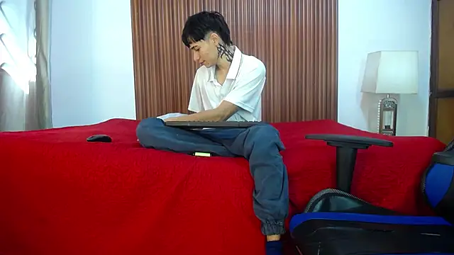 Zacktk7 online show from December 7, 2024, 4:14 pm