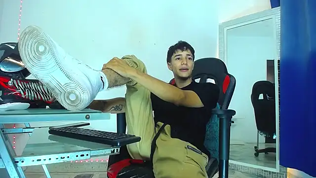 Zacktk7 online show from December 31, 2024, 2:19 am