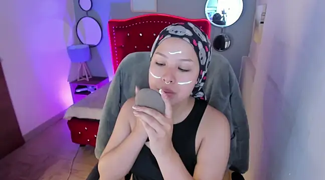 Namiko Park online show from February 20, 2025, 3:41 pm