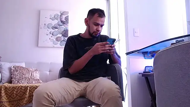 Snapshot of Bedobigcock chatting on September 28, 2025, 1:38 pm Bedobigcock online show from September 28, 2025, 1:38 pm