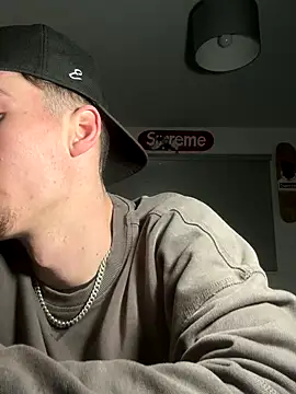 MikesWood21 online show from December 3, 2024, 2:25 am