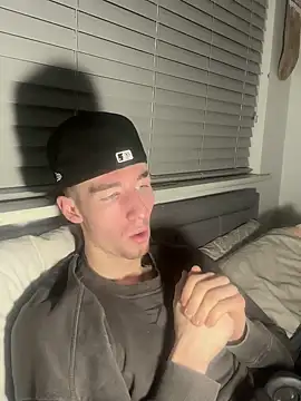 MikesWood21 online show from December 20, 2024, 4:09 am