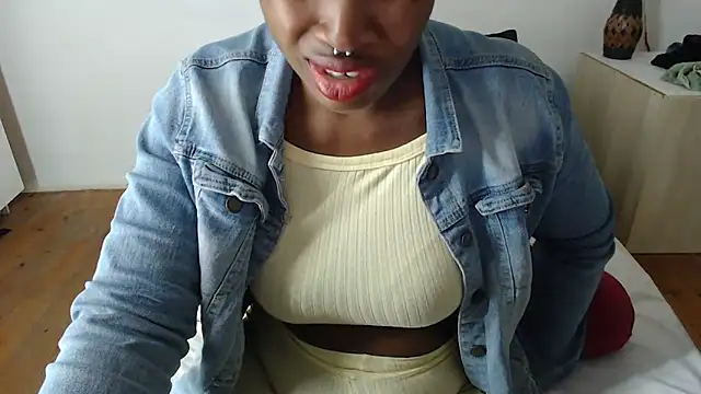 FLOWERLIPS25 online show from January 11, 2025, 3:42 pm