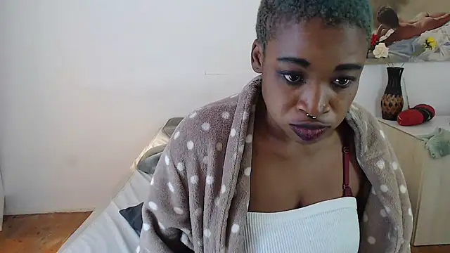 FLOWERLIPS25 online show from February 26, 2025, 3:19 pm