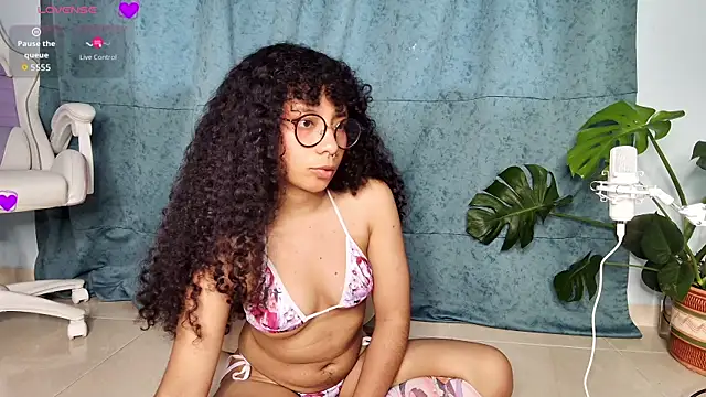 Snapshot of Elektra_williams chatting on November 19, 2025, 9:04 pm Elektra williams online show from November 19, 2025, 9:04 pm