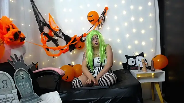 Niuk mei online show from October 28, 2025, 7:27 pm