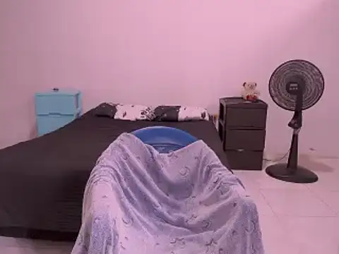 Snapshot of isabella_tasty25 chatting on March 4, 2026, 2:56 pm isabella tasty25 online show from March 4, 2026, 2:56 pm