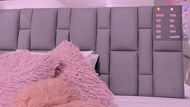 vivianne scott online show from October 11, 2025, 12:04 pm