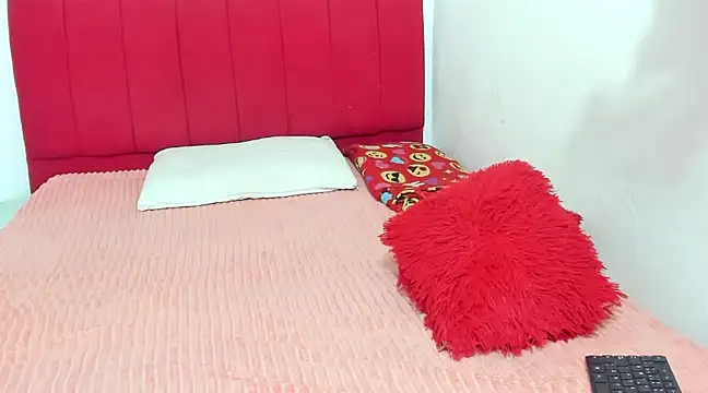 Snapshot of Lunaynick chatting on December 14, 2024, 9:24 pm Lunaynick online show from December 14, 2024, 9:24 pm