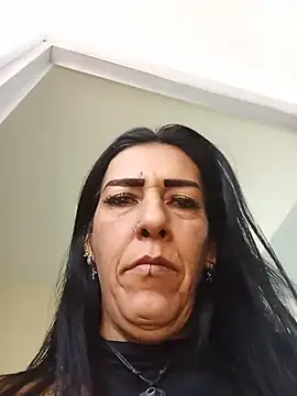 la gatabk  online show from June 1, 2026, 8:32 pm