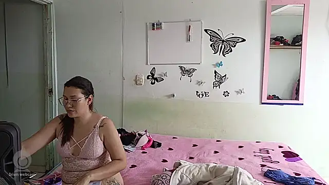 luxandracon23 online show from February 10, 2025, 6:35 pm