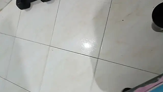 luxandracon23 online show from February 11, 2025, 12:49 am