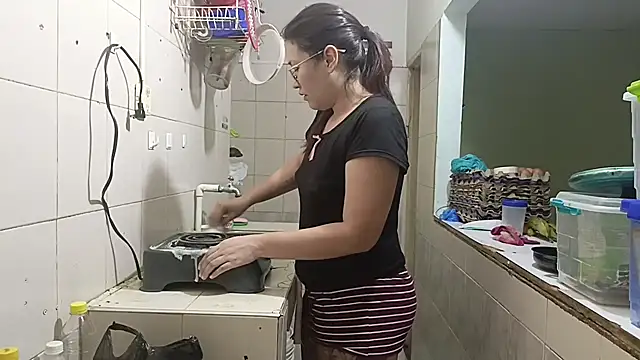 luxandracon23 online show from February 12, 2025, 10:56 am