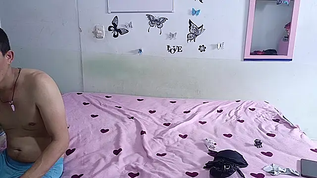 luxandracon23 online show from February 21, 2025, 9:11 pm