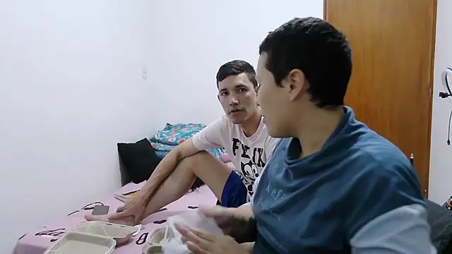 luxandracon23 online show from January 8, 2026, 12:24 am