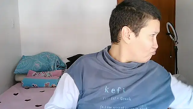 luxandracon23 online show from January 8, 2026, 8:22 pm