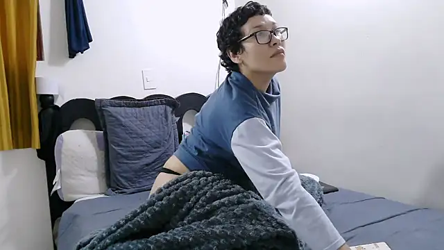 luxandracon23 online show from March 19, 2026, 3:38 pm