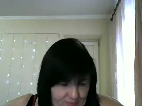 Snapshot of EmiliaLooo chatting on March 12, 2025, 6:40 am EmiliaLooo online show from March 12, 2025, 6:40 am