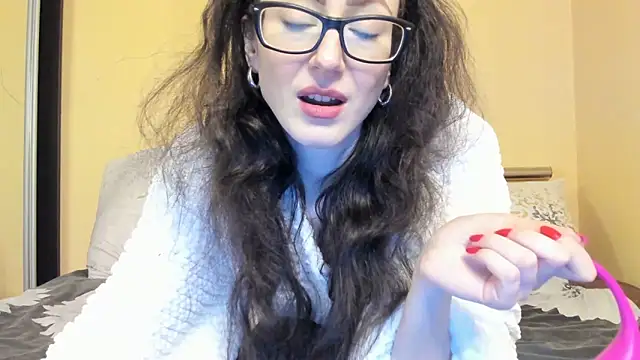 Baby Jewel online show from December 2, 2025, 11:26 am