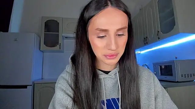 Kim Oberlin  online show from February 1, 2026, 11:09 am