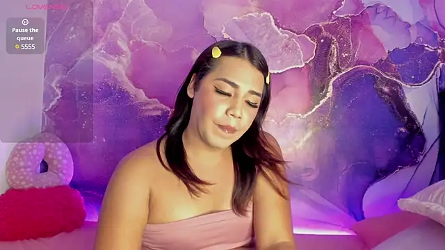 mishelbubblee online show from February 3, 2025, 3:53 am