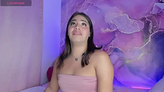 mishelbubblee online show from February 25, 2025, 4:24 am