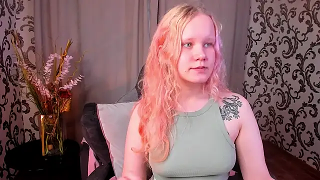 Snapshot of boostyboobs chatting on October 3, 2025, 3:36 am boostyboobs online show from October 3, 2025, 3:36 am