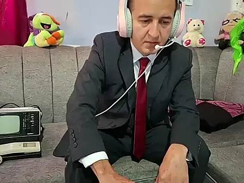 Snapshot of yazforeSolo chatting on September 15, 2025, 2:17 pm yazforeSolo online show from September 15, 2025, 2:17 pm