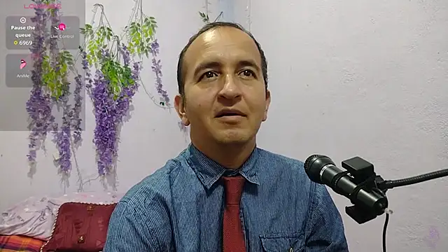 Snapshot of yazforeSolo chatting on September 23, 2025, 2:42 pm yazforeSolo online show from September 23, 2025, 2:42 pm