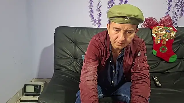 yazforeSolo online show from November 26, 2025, 2:29 pm