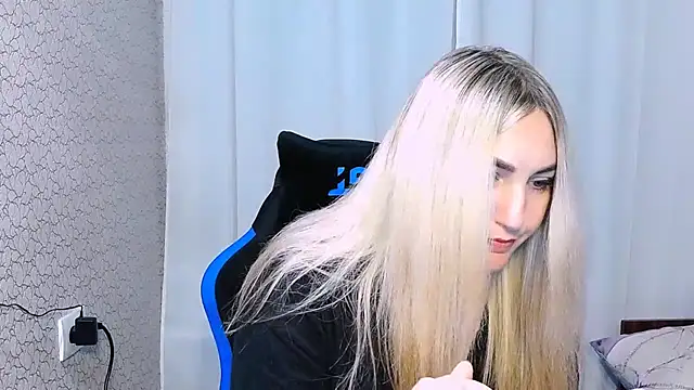 Snapshot of JaneLaJewel chatting on November 12, 2025, 2:39 pm JaneLaJewel online show from November 12, 2025, 2:39 pm