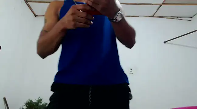 Snapshot of fernandez_latinblackk chatting on December 10, 2024, 10:58 pm fernandez latinblackk online show from December 10, 2024, 10:58 pm