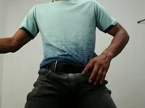 Snapshot of fernandez_latinblackk chatting on January 9, 2025, 1:39 am fernandez latinblackk online show from January 9, 2025, 1:39 am